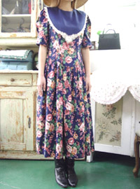 I like  it....vintage antique  floral dress (USA)